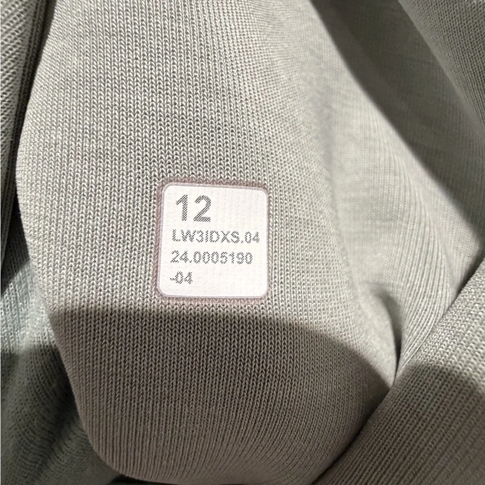 Auth. ✅ RARE Lululemon Softstreme Brushed Half-Zip in “Jade Grey” Size 12 💚🩶